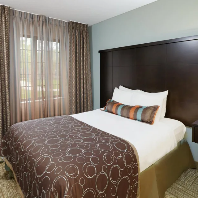 جناح بسرير كوين بغرفتي نوم، STAYBRIDGE SUITES LINCOLNSHIRE 1/5