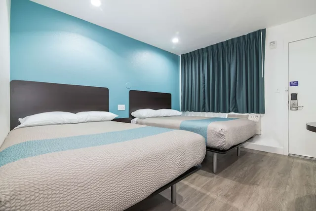 غرفة بسريرين مزدوجين للمدخنين، Motel6 Moreno Valley, CA - Perris 3/4