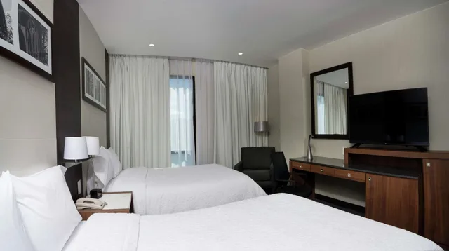 Studio, Queen Bed, Accessible, Hampton Inn And Suites San Luis Potosi Slp 1/7