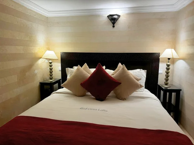 جناح جونيور بسرير كوين مع أريكة، Casa Lalla 6/10