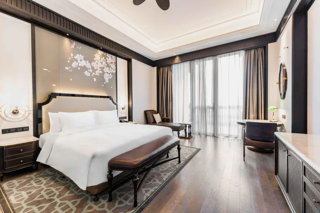 Executive, Queen Bed, Steigenberger Guangzhou 2/2