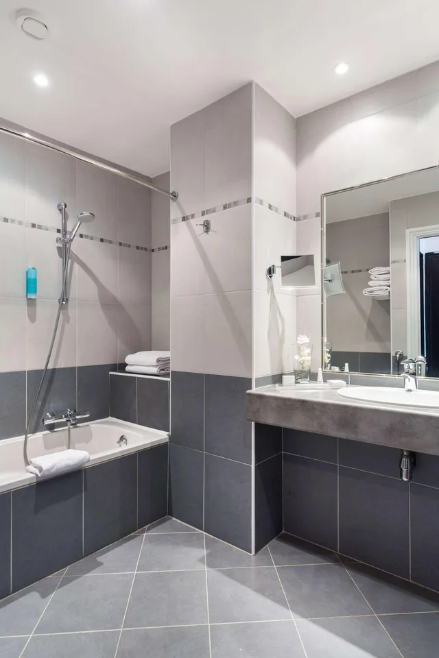 Superior, Triple, King Bed, Best Western Plus Hotel Massena Nice 6/6