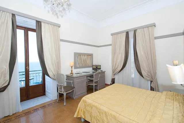 Junior Suite, 1 King and 1 Single Beds, Sea View, Grand Hotel Europa Palace 6/10