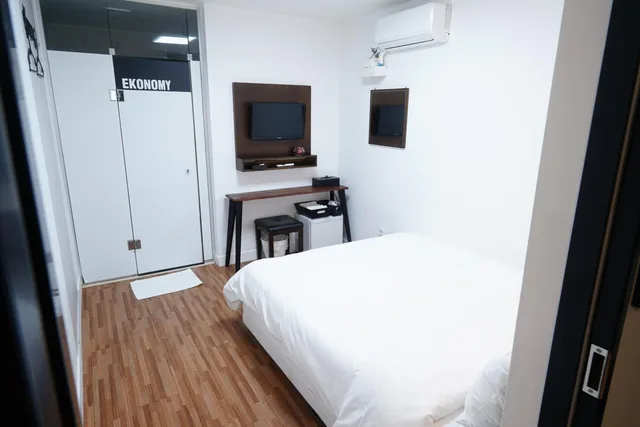 Economy, Double Bed, No Window, Private Bathroom، EKONOMY HOTEL HAEUNDAE 3/10