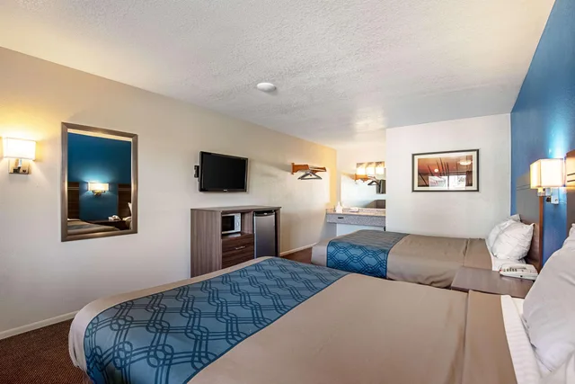 Room, 2 Queen Beds, Rodeway Inn St George North Near Pioneer Park 2/3