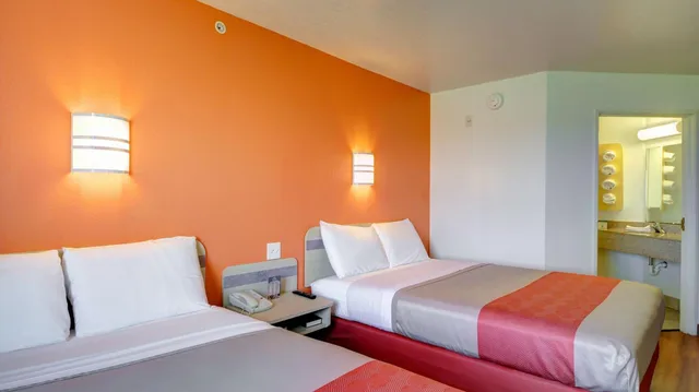 غرفة بسريرين كوين للمدخنين، Motel6 El Reno, OK 4/9