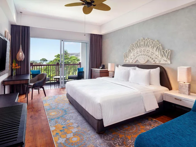غرفة ديلوكس بسرير مزدوج بإطلالة على المسبح، Grand Mercure Bali Seminyak 4/9