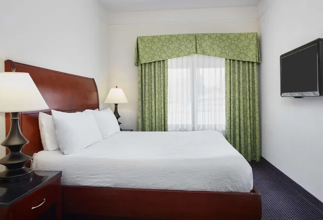جناح لذوي الإعاقة، Hilton Garden Inn Rockville-Gaithersburg 2/5