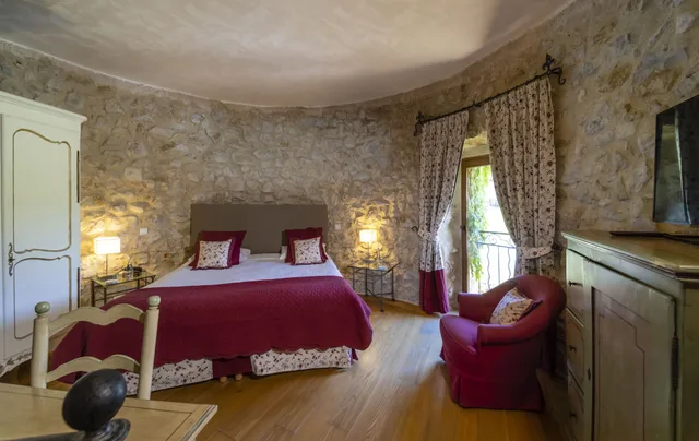 دوبلكس شهر العسل بسرير كوين بإطلالة على البحيرة بغرفة نوم واحدة، Le Chateau De Taulane 1/2