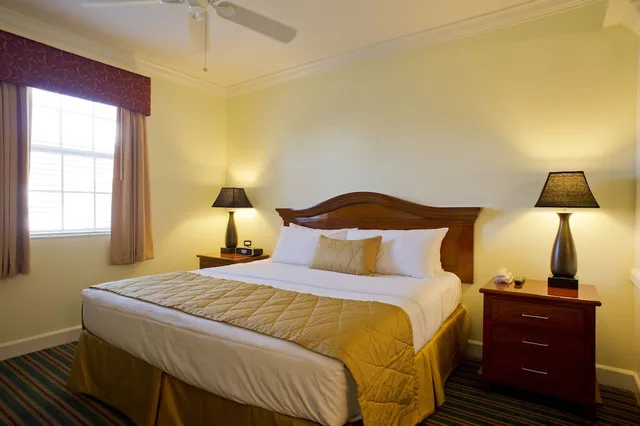 جناح بسريرين منفصلين وسرير كينج بغرفتي نوم مع أريكة، Hilton Vacation Club Grand Beach Orlando 8/16