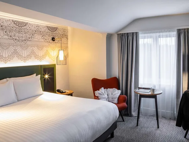 غرفة بريفيليج بسرير كينج، Mercure Nottingham Sherwood Hotel 3/6