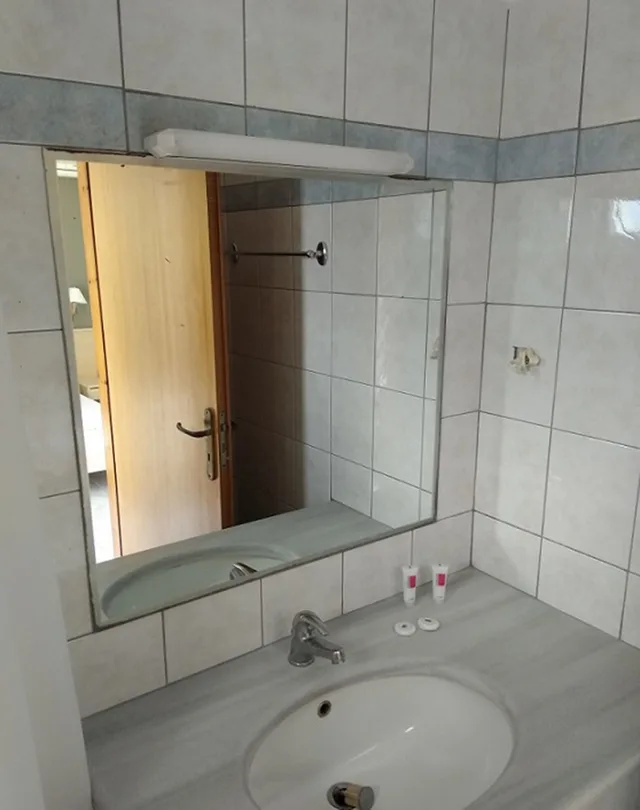 غرفة بسريرين منفصلين بغرفة نوم واحدة، Georgia Hotel 7/9