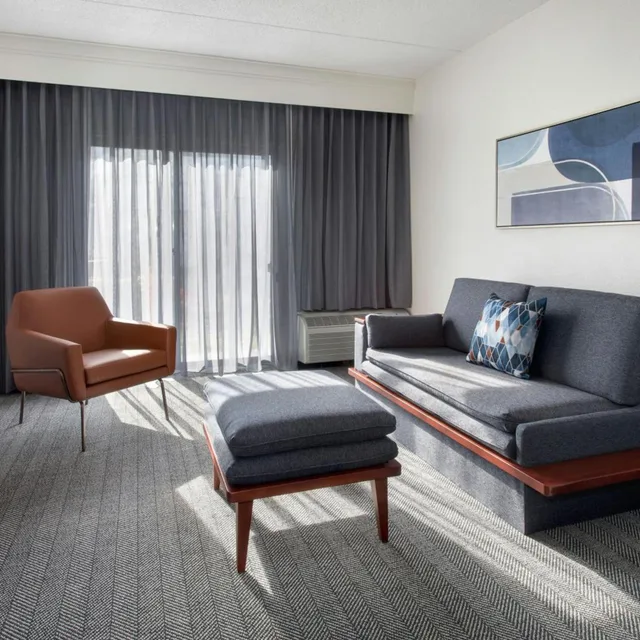 جناح بسريرين مزدوجين مع أريكة، Courtyard by Marriott Silver Spring North/White Oak 5/10