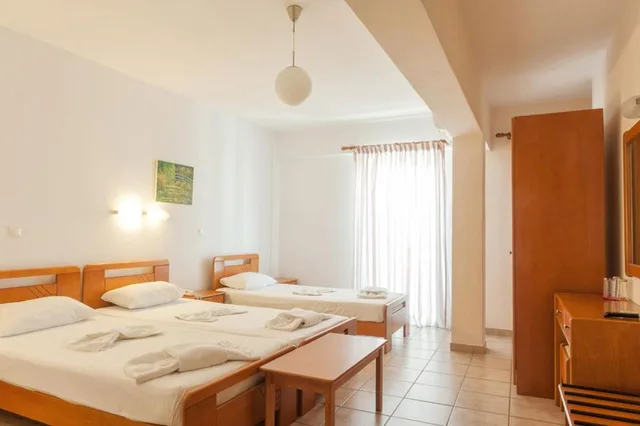 Room, Triple, Ageri 3/5