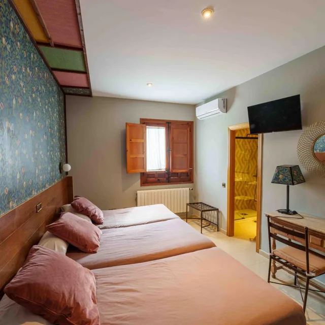 غرفة ثلاثية، Hotel Sol 6/10