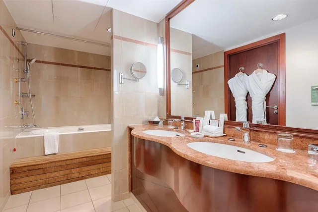 جناح بسرير كينج، Occidental Paris Levallois 2/2