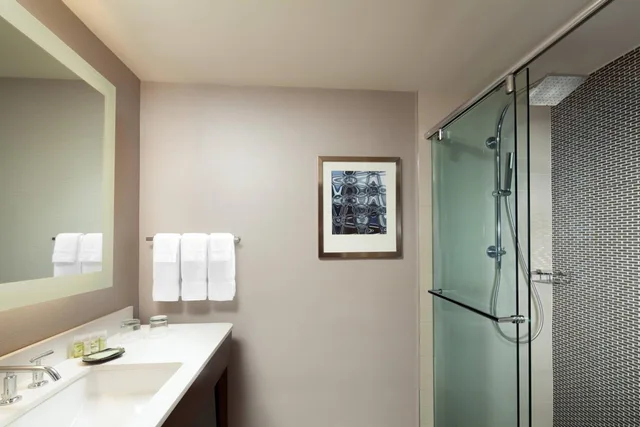 غرفة تقليدية بسريرين كوين، The Westin South Coast Plaza 6/7