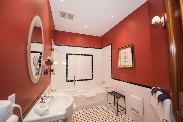 غرفة سوبيريور بسرير كوين، Manoir Sherbrooke 3/3