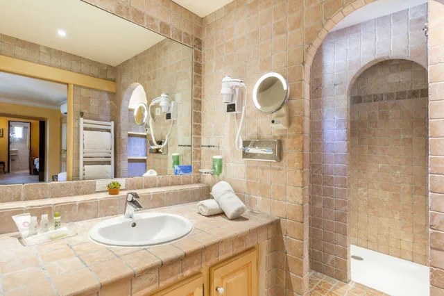 Apartment, King Bed, 3 Beds, Valley View, Garden Area، La Bastide du Calalou Hotel Spa, BW Premier Collection 7/10