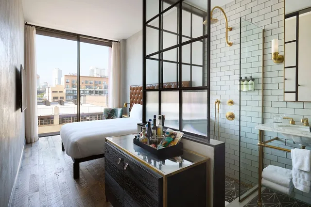 Room, Queen Bed, Broadlyn View، Arlo Williamsburg 6/6