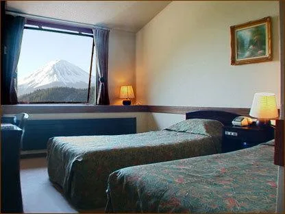 غرفة يابانية غربية بسريرين منفصلين بإطلالة على الجبل بأرضية تاتامي، Guesthouse Sakuya 1/1