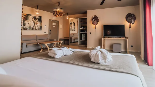 جناح جونيور بسرير كينج بإطلالة على البحر بشرفة، Hotel Tarifa Lances 1/5