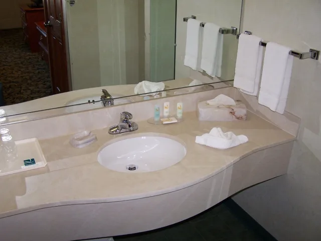 غرفة قياسية بسرير كينج، Quality Inn Lake George 5/5