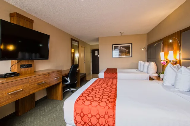 غرفة ديلوكس بسريرين كوين، Ramada By Wyndham Northern Grand Hotel Conference Centre 2/5