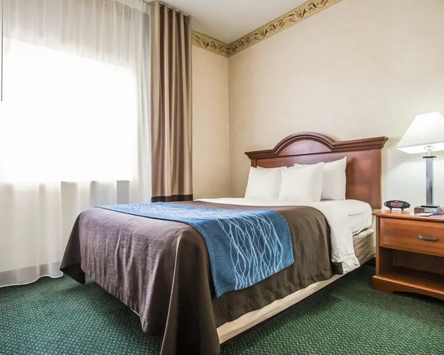 جناح بسرير كوين مع أريكة لذوي الإعاقة، Candlewood Suites Dixon by IHG 2/2