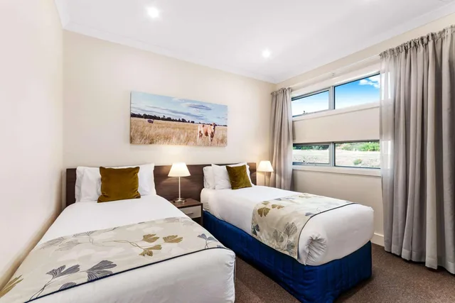2 Bedrooms, Suite, Comfort Inn and Suites Warragul 2/6