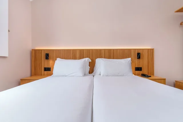 غرفة بسريرين منفصلين، Cascais Hotel 3/10