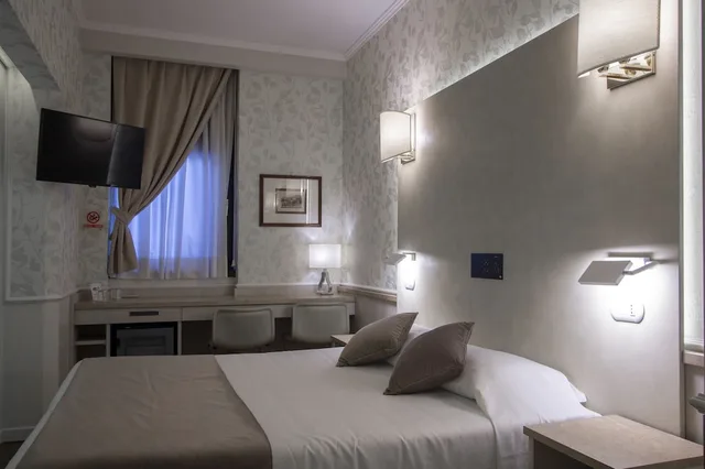 غرفة مفردة بسرير مزدوج، Flora Hotel Milan 4/10