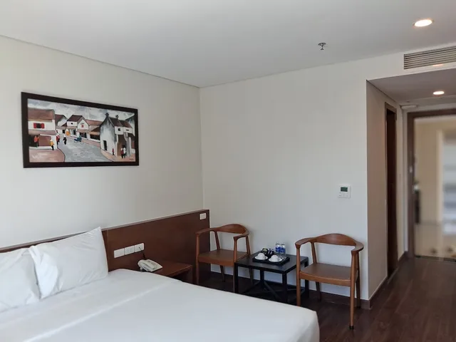غرفة سوبيريور بسرير كينج بإطلالة جزئية على البحر، Tamarind Hotel Da Nang 4/10