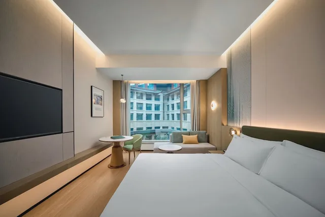 Standard, King Bed, Holiday Inn Wuhan Tianhe Airport by IHG 1/3