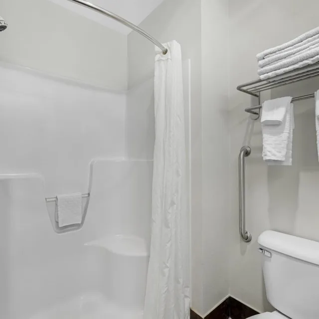 جناح بسرير كينج بجاكوزي، Best Western Plover-Stevens Point Hotel & Conference Ctr 9/10