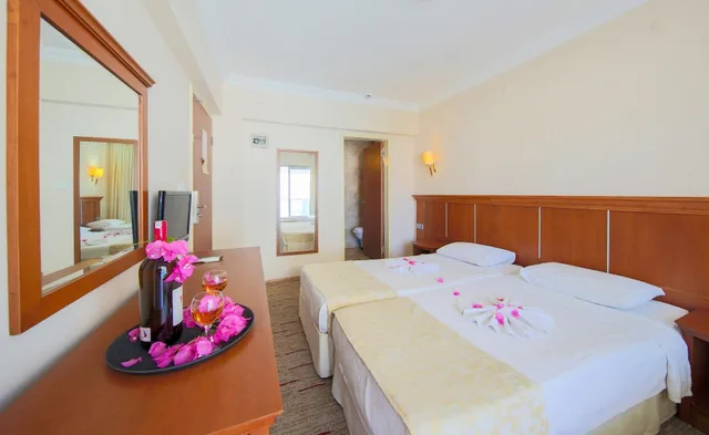 غرفة بثلاثة أسرّة، MODA BEACH HOTEL 4/6