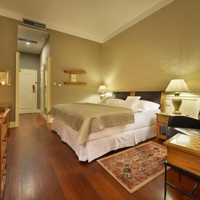 غرفة بريميوم بسرير مزدوج، Marrol S Hotel 3/9