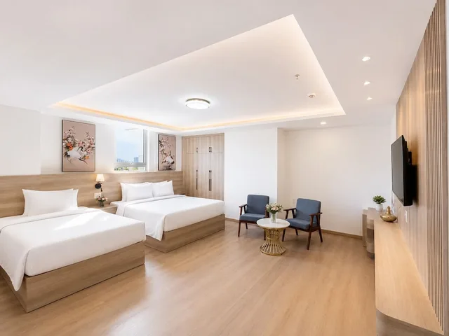 Deluxe, Triple, 1 Double and 1 Single Bed, City View, G8 Center Hotel Saigon 4/10