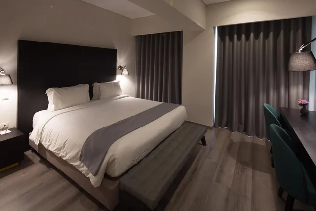 غرفة بسرير مزدوج أو سريرين منفصلين بشرفة، Lozenge Hotel 4/10
