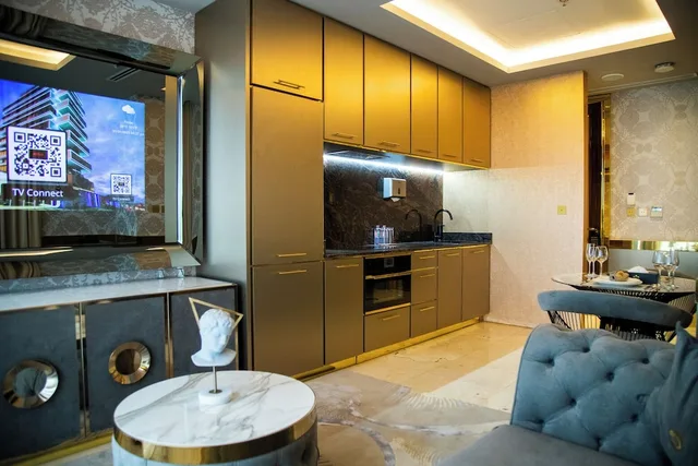 Executive, Suite, King Bed, Number One Oxford Street Hotel & Suites 1/4