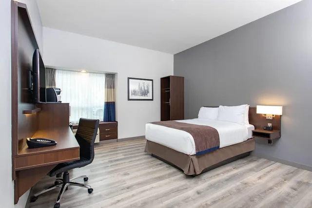 غرفة بسرير كوين، Microtel Inn & Suites by Wyndham Mont Tremblant 2/10