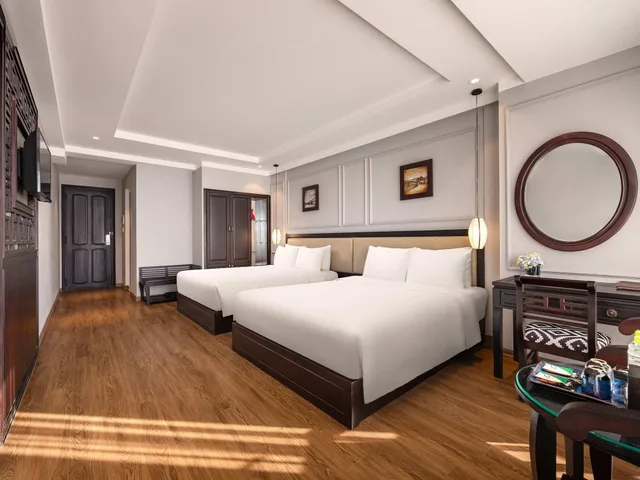 غرفة عائلية رباعية، Hue Serene Palace Hotel 2/5