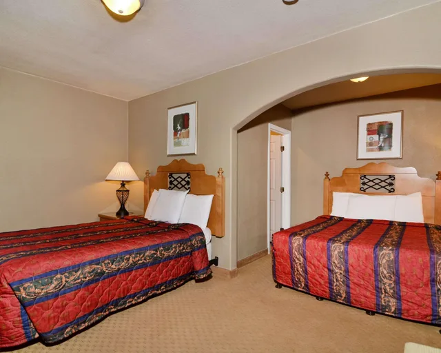Room, Quadruple, 2 Double Beds, Rodeway Inn Near Coachella 1/5
