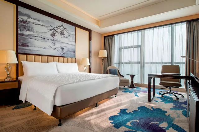 Guest Room, King Bed, City View, Le Meridien Yixing 1/5