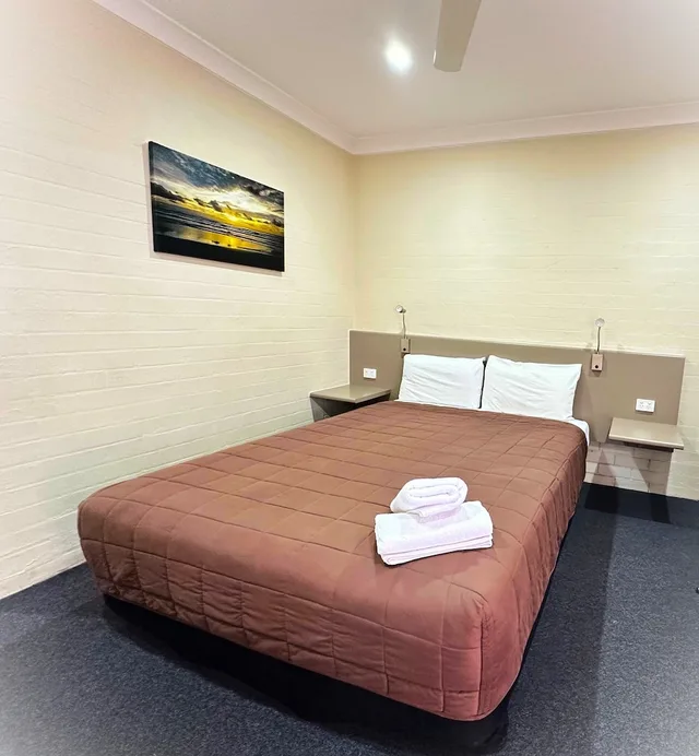 غرفة قياسية بسرير كوين، Sapphire City Motor Inn Inverell 2/10