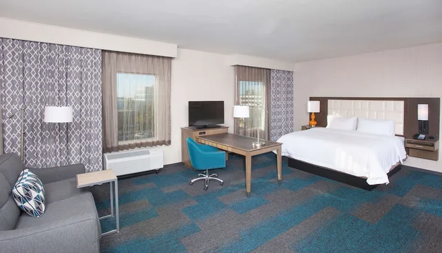 استوديو بسرير كينج مع أريكة لذوي الإعاقة، Hampton Inn Suites Lax el Segundo 7/10