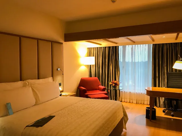 غرفة كلوب بسريرين منفصلين بإطلالة على المدينة، Le Meridien Kochi 6/8