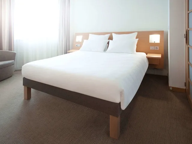 غرفة سوبيريور عائلية بسرير كوين مع أريكة، NOVOTEL LAUSANNE BUSSIGNY 3/10