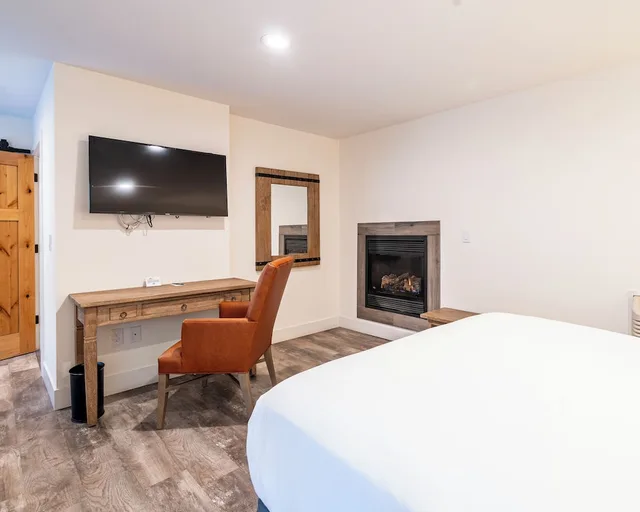 Cottage, Suite, King and Queen Bed, Tenaya Lodge At Yosemite 2/4