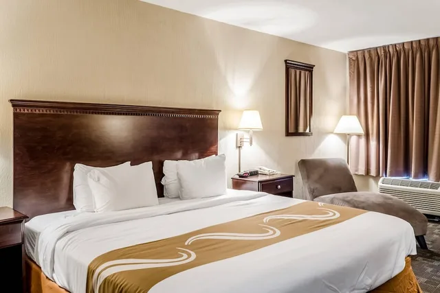 Standard, King Bed, Quality Inn Moss Point - Pascagoula 4/10